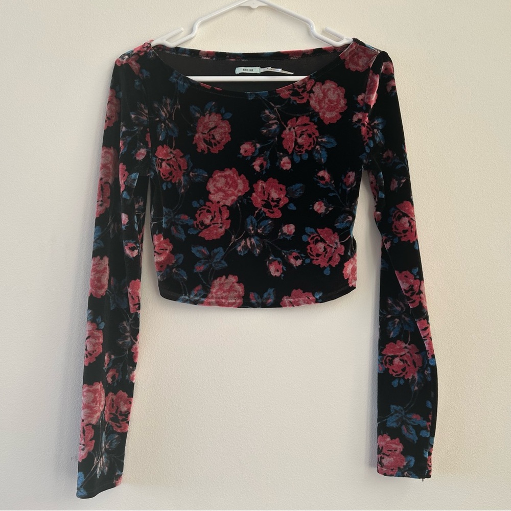 Kimchi Blue Floral Velvet Crop Top